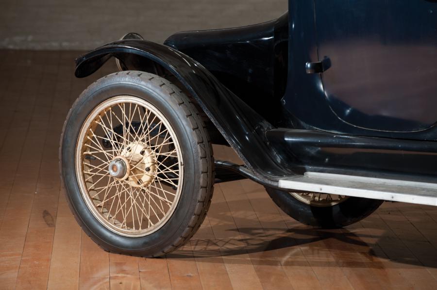  Detroit Electric Model 75B Brougham 1918 года  (фото 12 из 14)